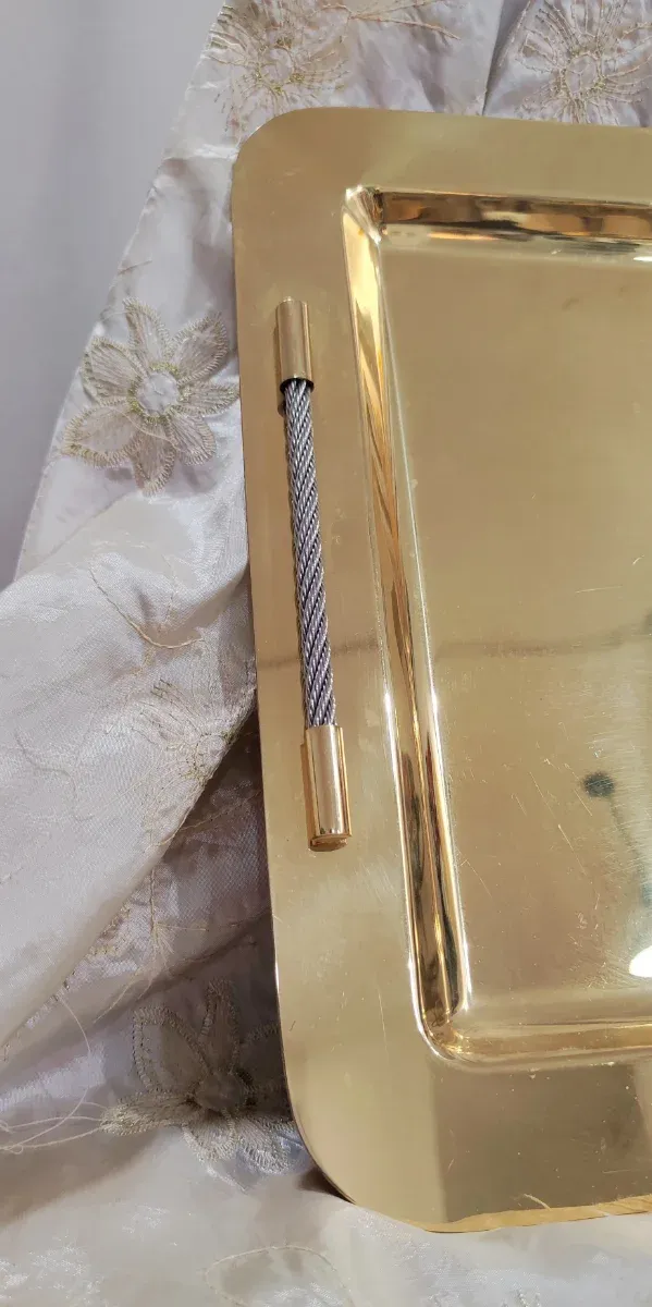 Bandeja Vintage Metal Dorado con Asas