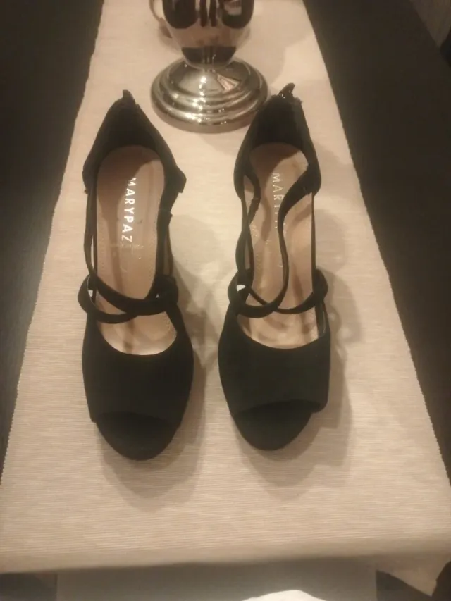 Sandalias Marypaz negras ante plataforma