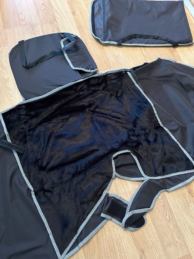 Manta cubre piernas scooter negra