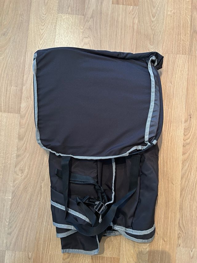 Manta cubre piernas scooter negra