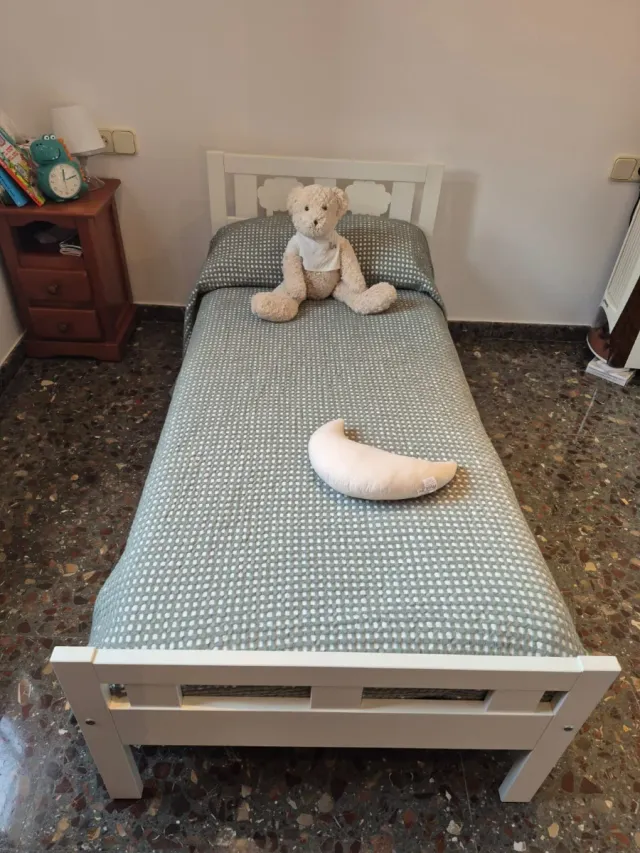 Cama infantil Ikea + colchón