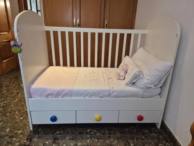 Cuna Ikea con cajones y colchón