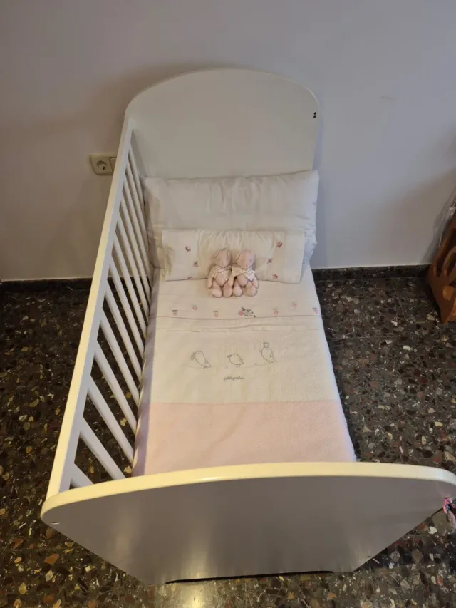 Cuna Ikea con cajones y colchón