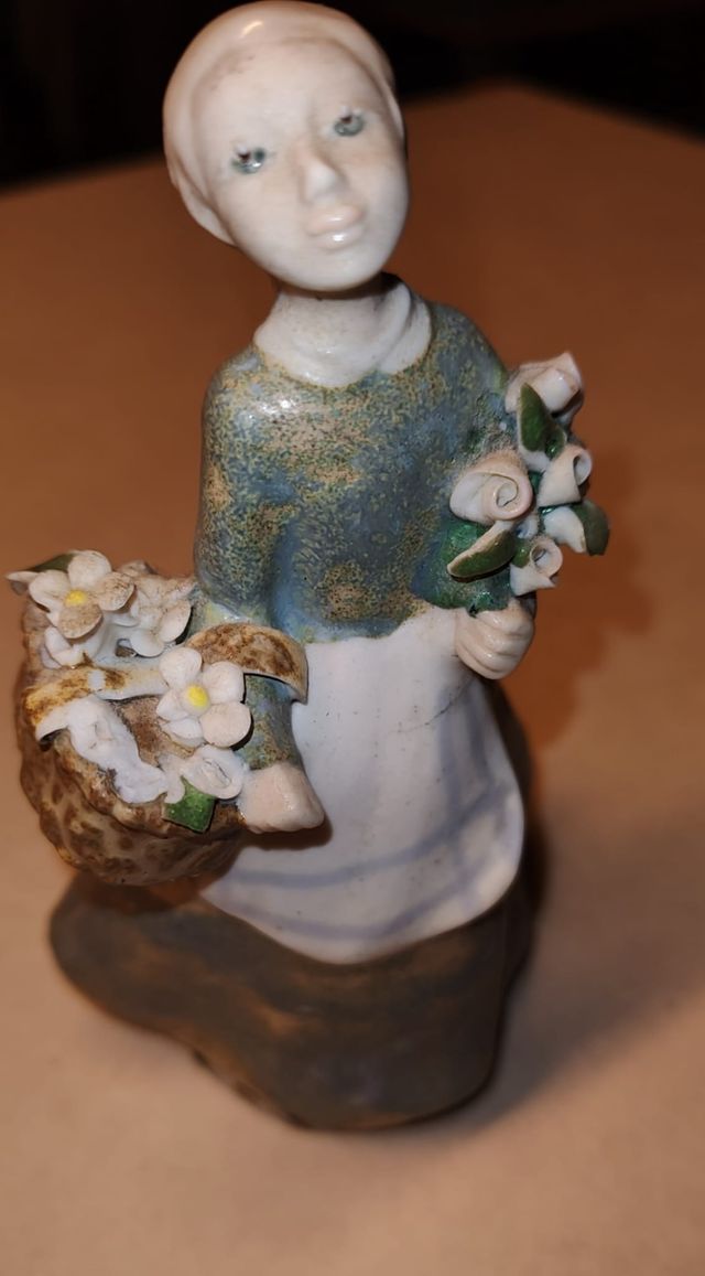 Ragazza con fiori Ramón Inglés