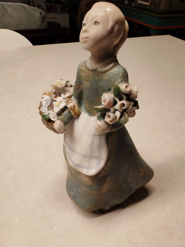 Ragazza con fiori Ramón Inglés