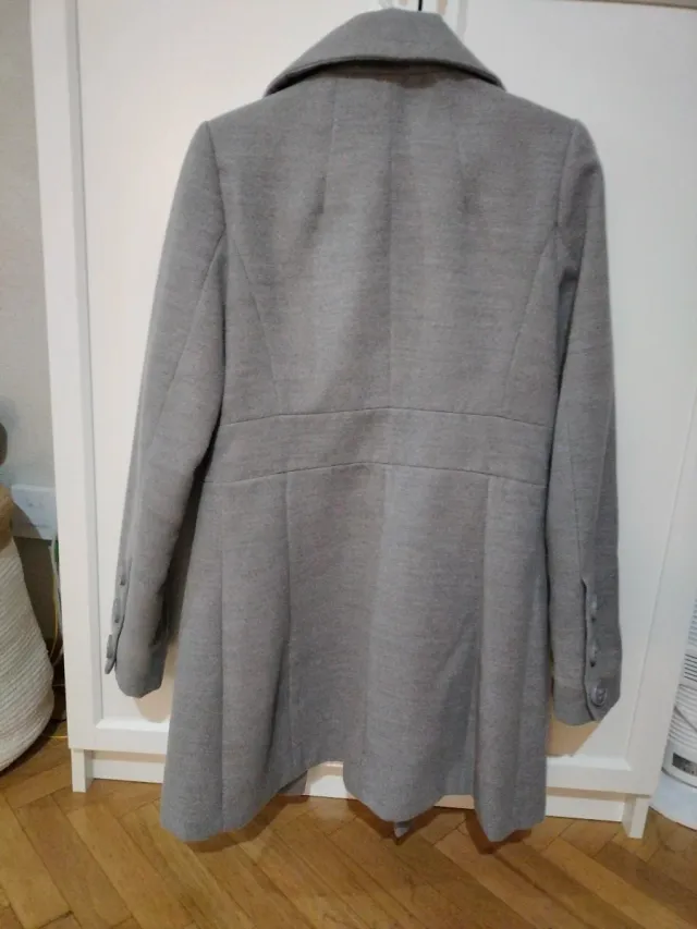 Abrigo de paño gris