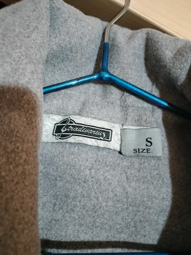 Abrigo de paño gris