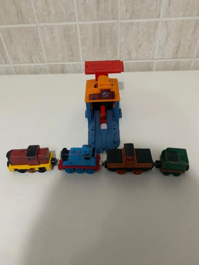 Set Lanciatore Trenino Thomas con locomotive