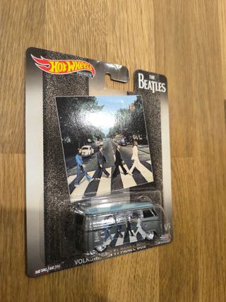 Hot Wheels Volkswagen T1 Panel Bus Beatles