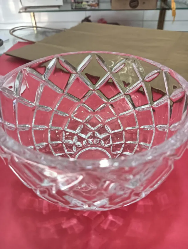 Bombonera de cristal tallado