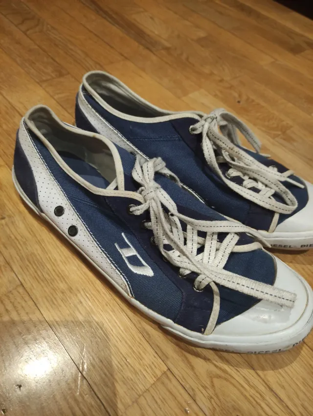 Playeros Diesel Azul y Blanco