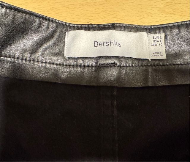 Pantaloni ecopelle Bershka donna taglia L