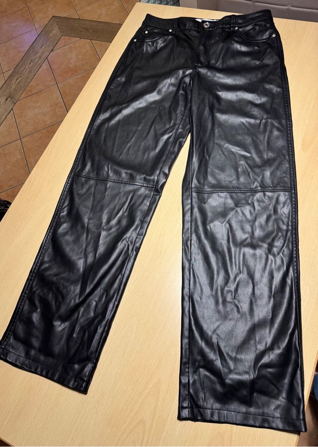 Pantaloni ecopelle Bershka donna taglia L