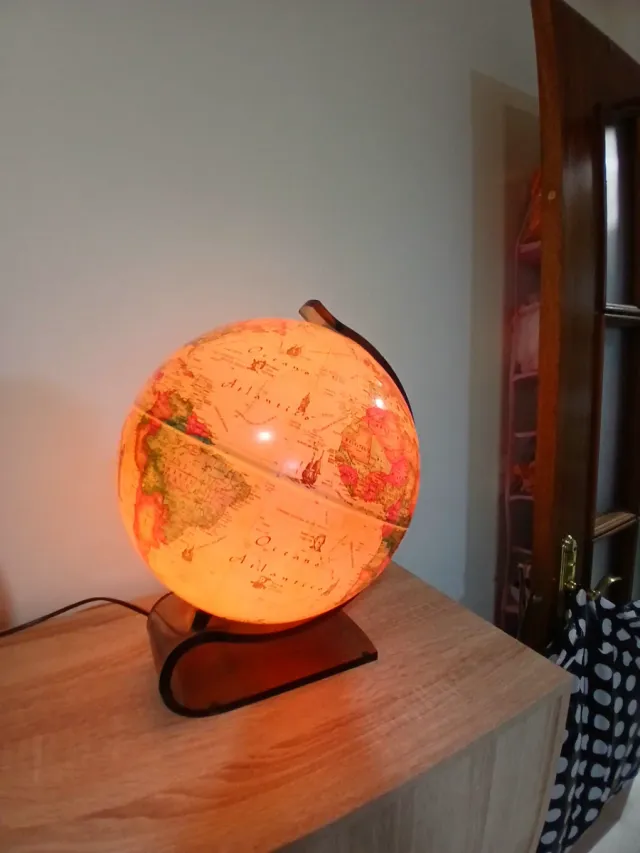 Bola del mundo con luz