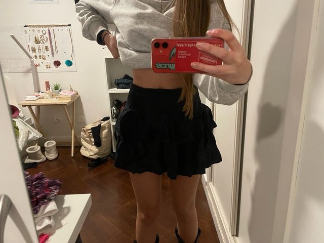 Falda corta volantes azul marino