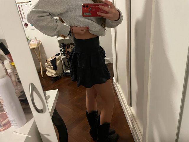 Falda corta volantes azul marino