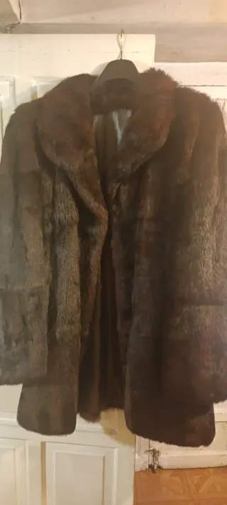 Abrigo de pelo marrón