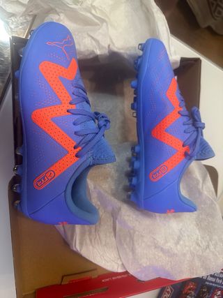 Botas Fútbol PUMA Future Play MG Jru SIN ESTRENAR
