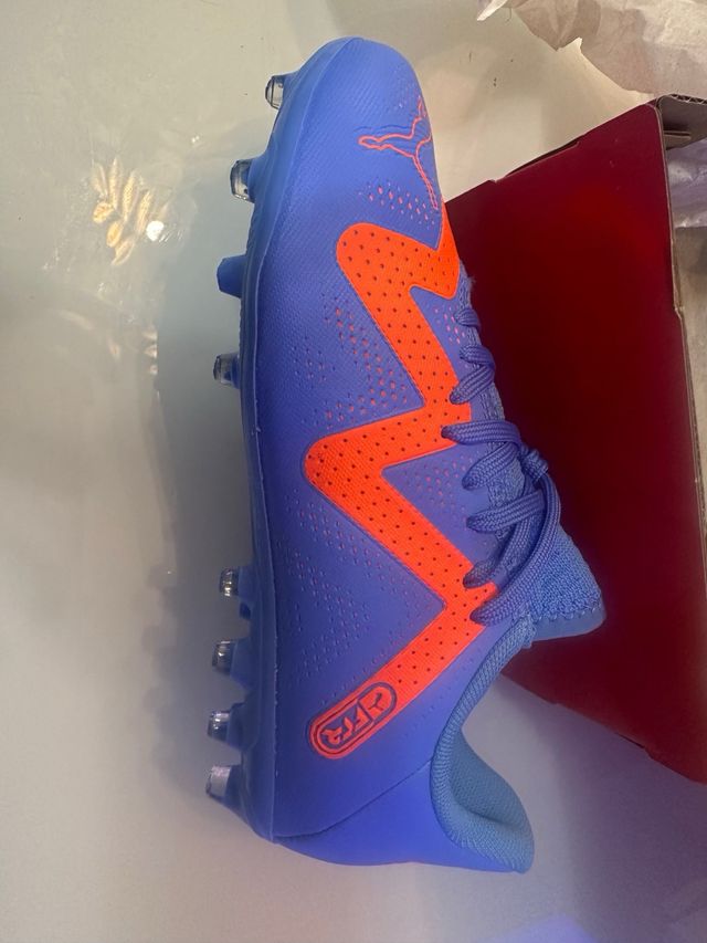 Botas Fútbol PUMA Future Play MG Jru SIN ESTRENAR