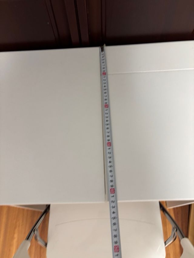 Escritorio,tocador blanco  de Ikea Con buen tamaño