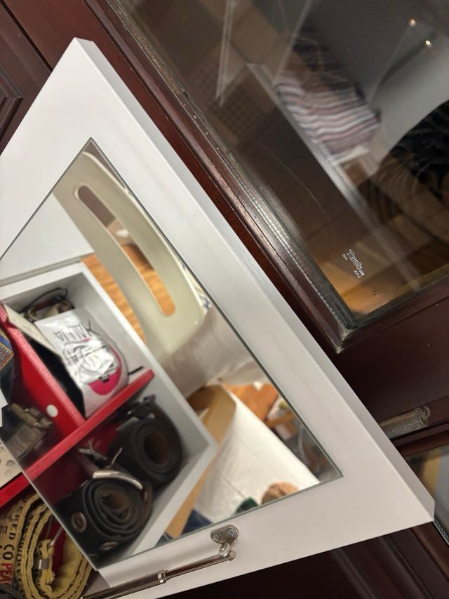 Escritorio,tocador blanco  de Ikea Con buen tamaño