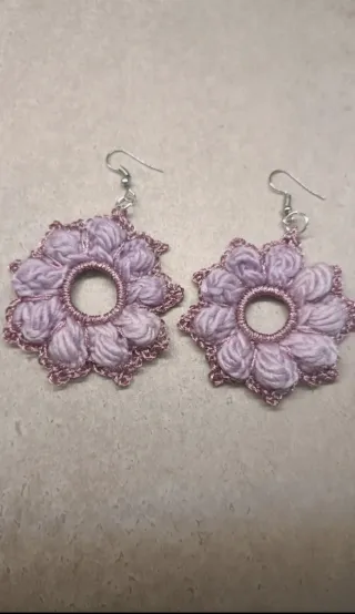 Pendientes flor bisutería en color violeta y rosa