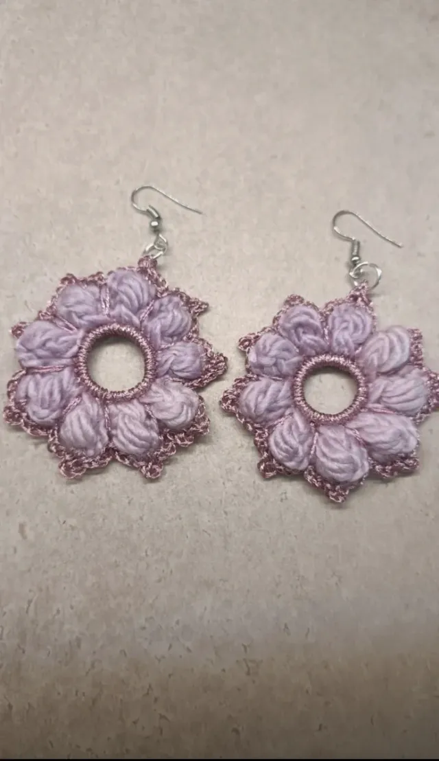 Pendientes flor bisutería en color violeta y rosa