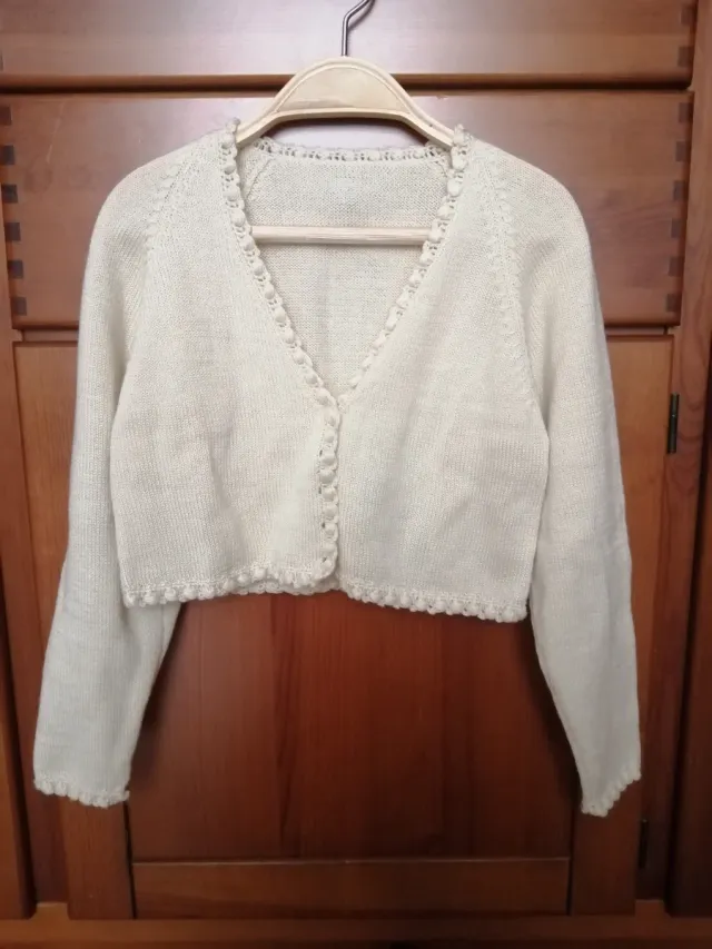 Rebeca de punto para niña