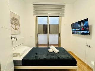 Habitación en piso compartido SOLO CHICAS.