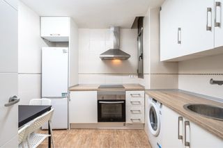 Habitación en piso compartido SOLO CHICAS.