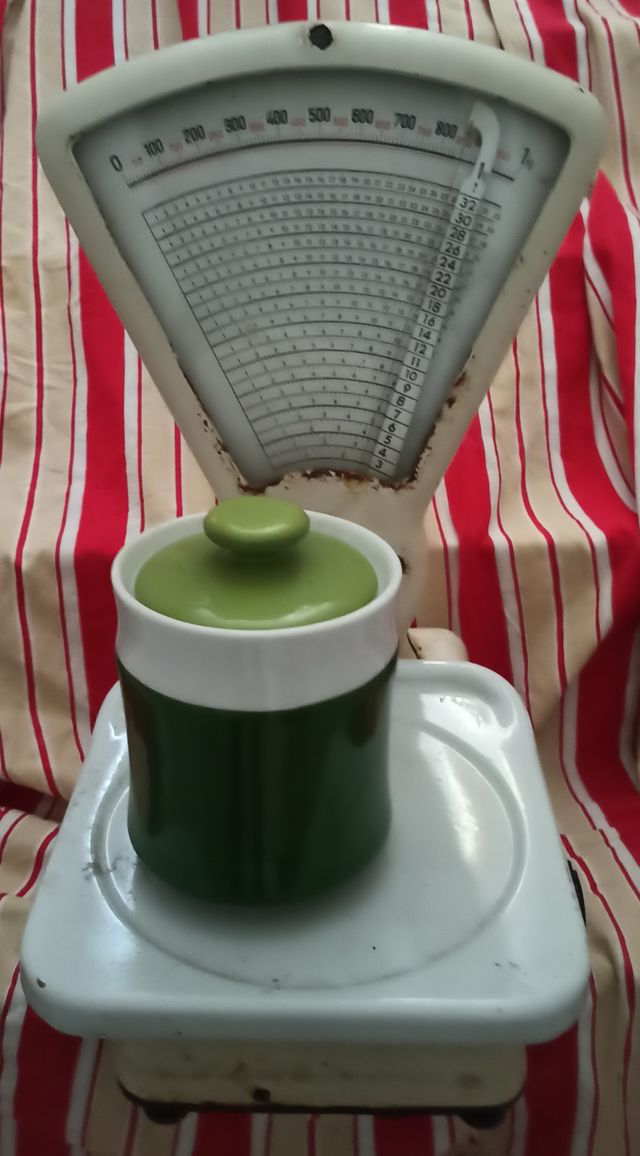 bascula antigua de tienda ultramarinos