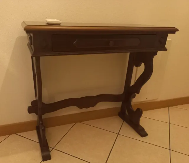 Consolle in legno scuro con cassetto