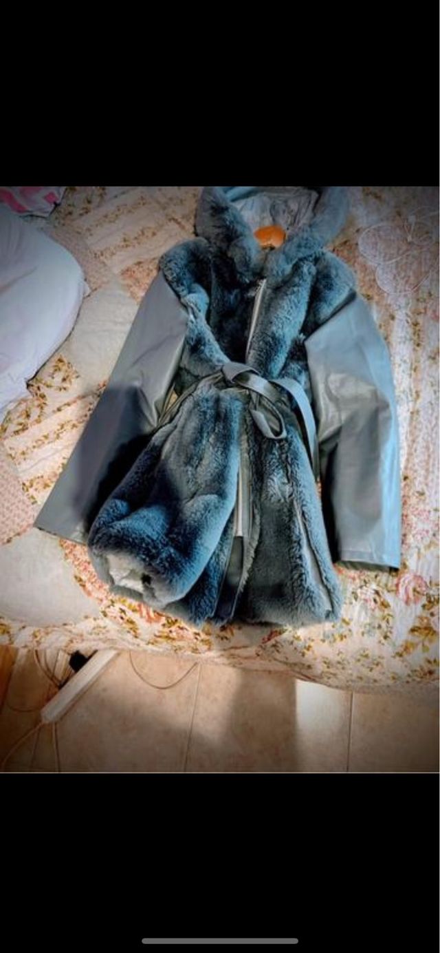 Elegante chaqueta azul y gris