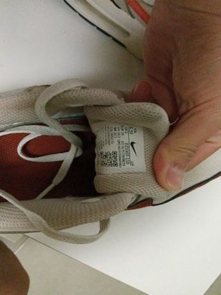 Nike Air Max Beige y Rojo