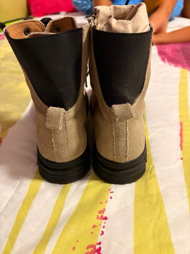 Botines Beige y Negros