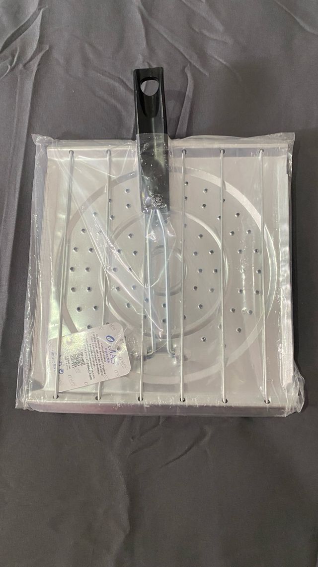 Tostador de Pan Metálico con Mango Plástico