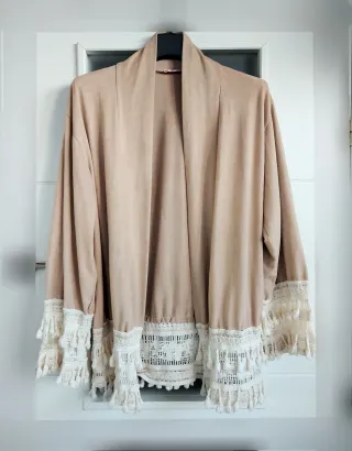 Talla S Chaqueta boho beige y crema con flecos