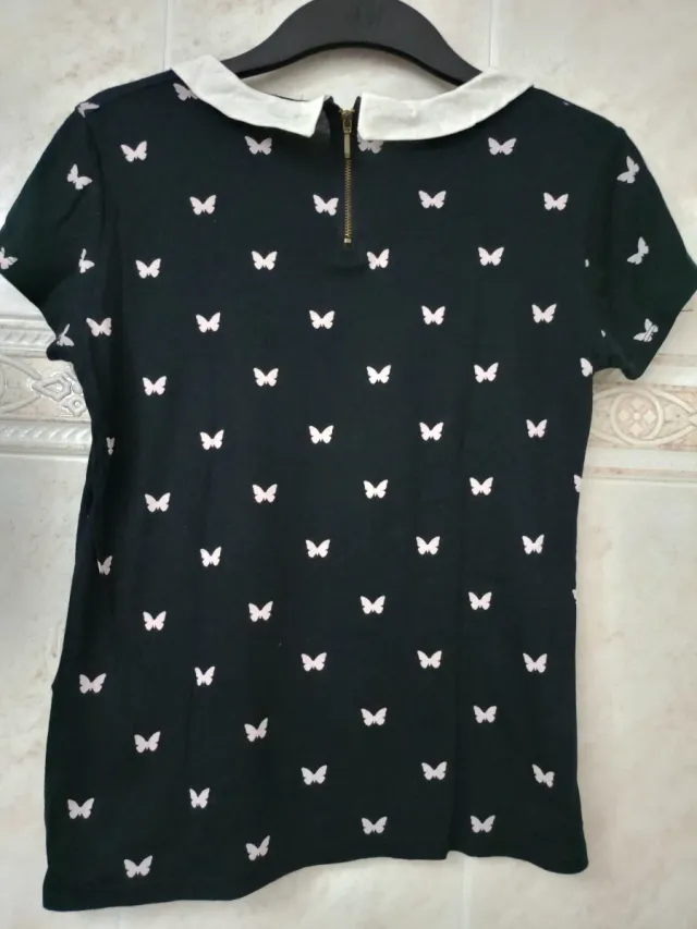 Camiseta mujer mariposas cuello Peter Pan