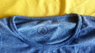 Lote 2 Camisetas The North Face y Volcom Talla L