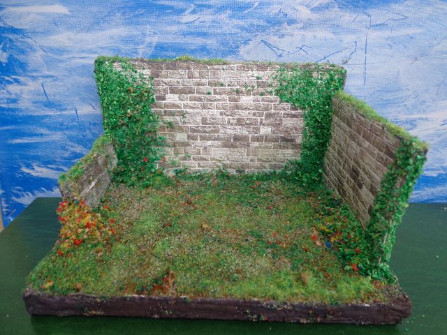 Piccolo diorama + base per diorami