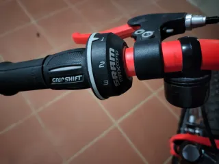 Bicicleta juvenil ROCKRAIDER 500