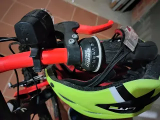 Bicicleta juvenil ROCKRAIDER 500