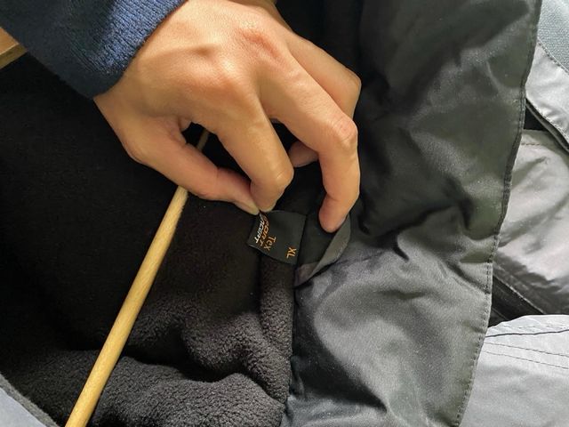 Chaqueta de esquí gris y negra
Talla XL