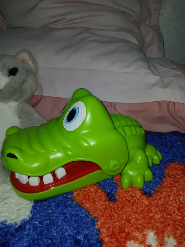 Peluche FurReal Gato + Cocodrilo Dentista