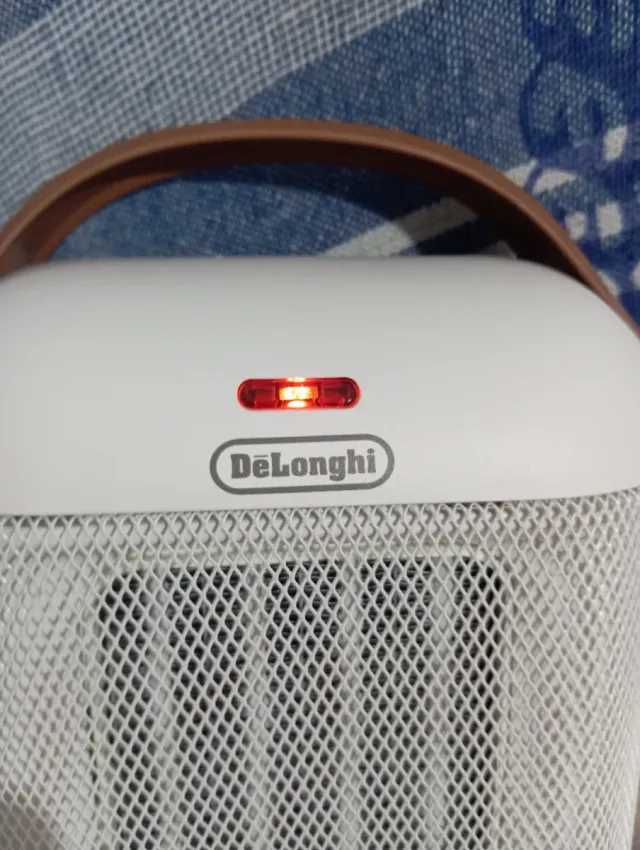 Calefactor Cerámica DeLonghi Blanco y Marrón