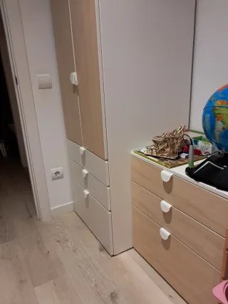 Armario infantil madera y blanco