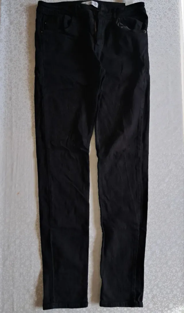 Pantalones negros Zara