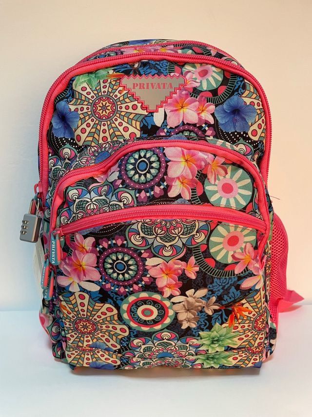 Mochila Privata con candado. Protecciones de goma.