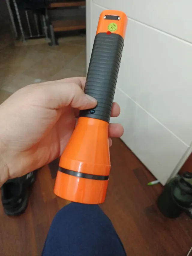Torcia a LED arancione