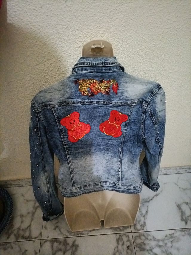 Cazadora vaquera mujer con tachuelas